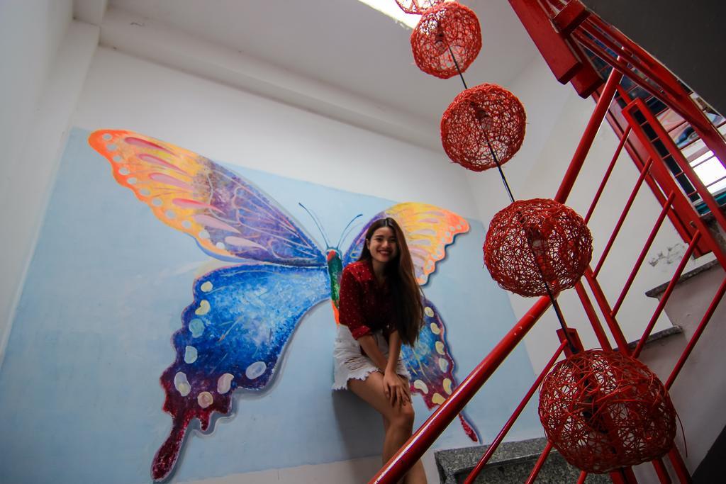 Wanderlust Saigon Hostel & Rooftop Bar Ho Chi Minh City Exterior photo