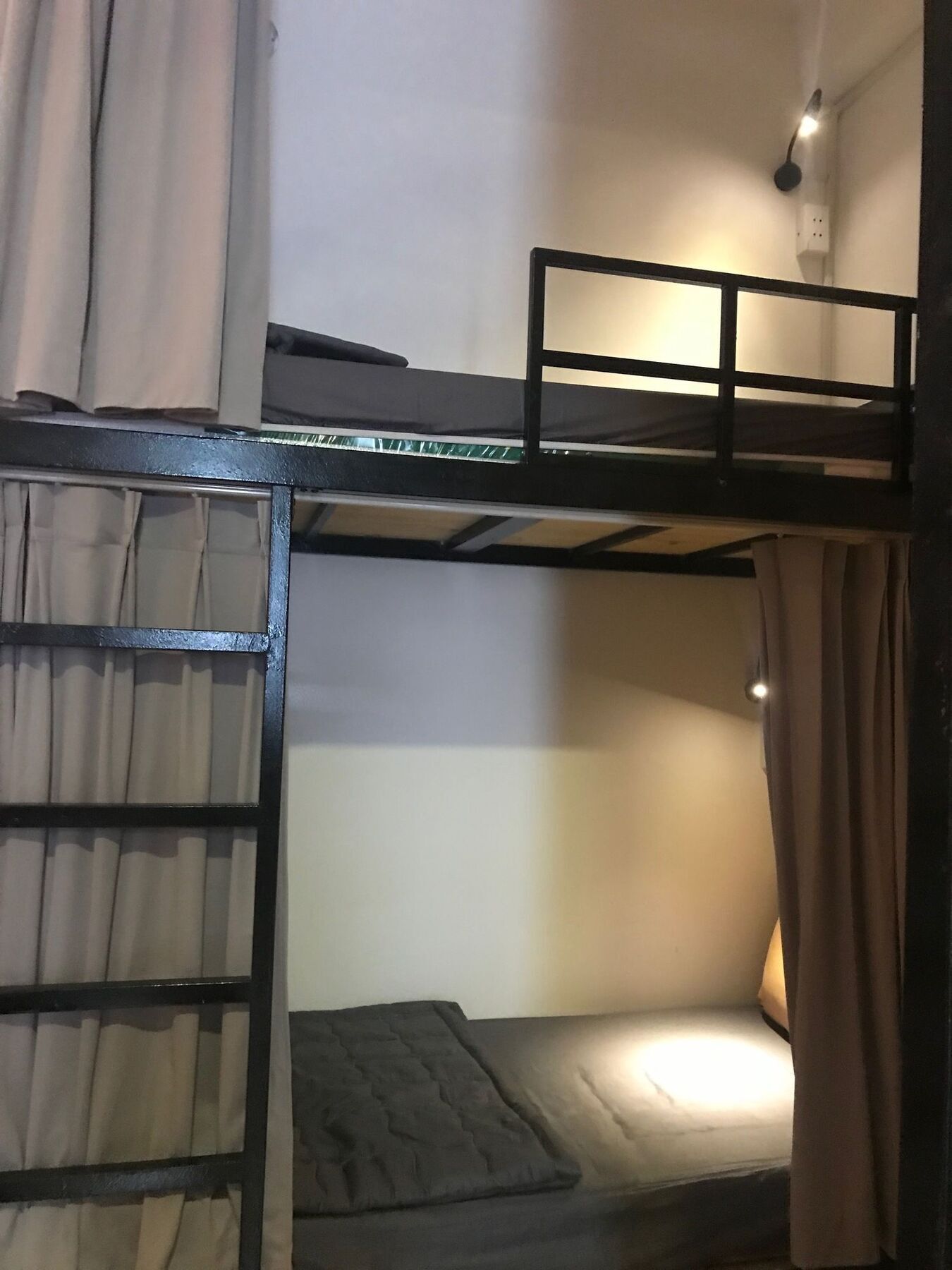 Wanderlust Saigon Hostel & Rooftop Bar Ho Chi Minh City Exterior photo