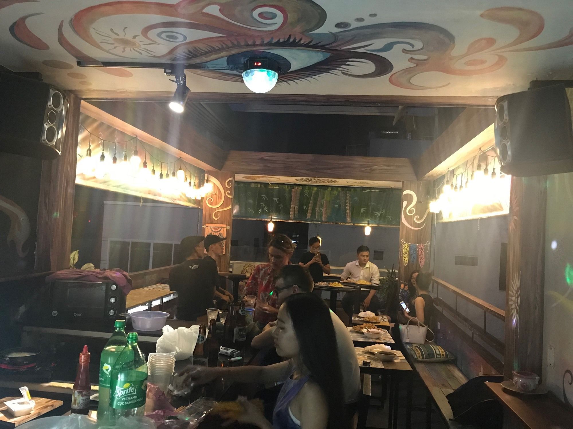 Wanderlust Saigon Hostel & Rooftop Bar Ho Chi Minh City Exterior photo