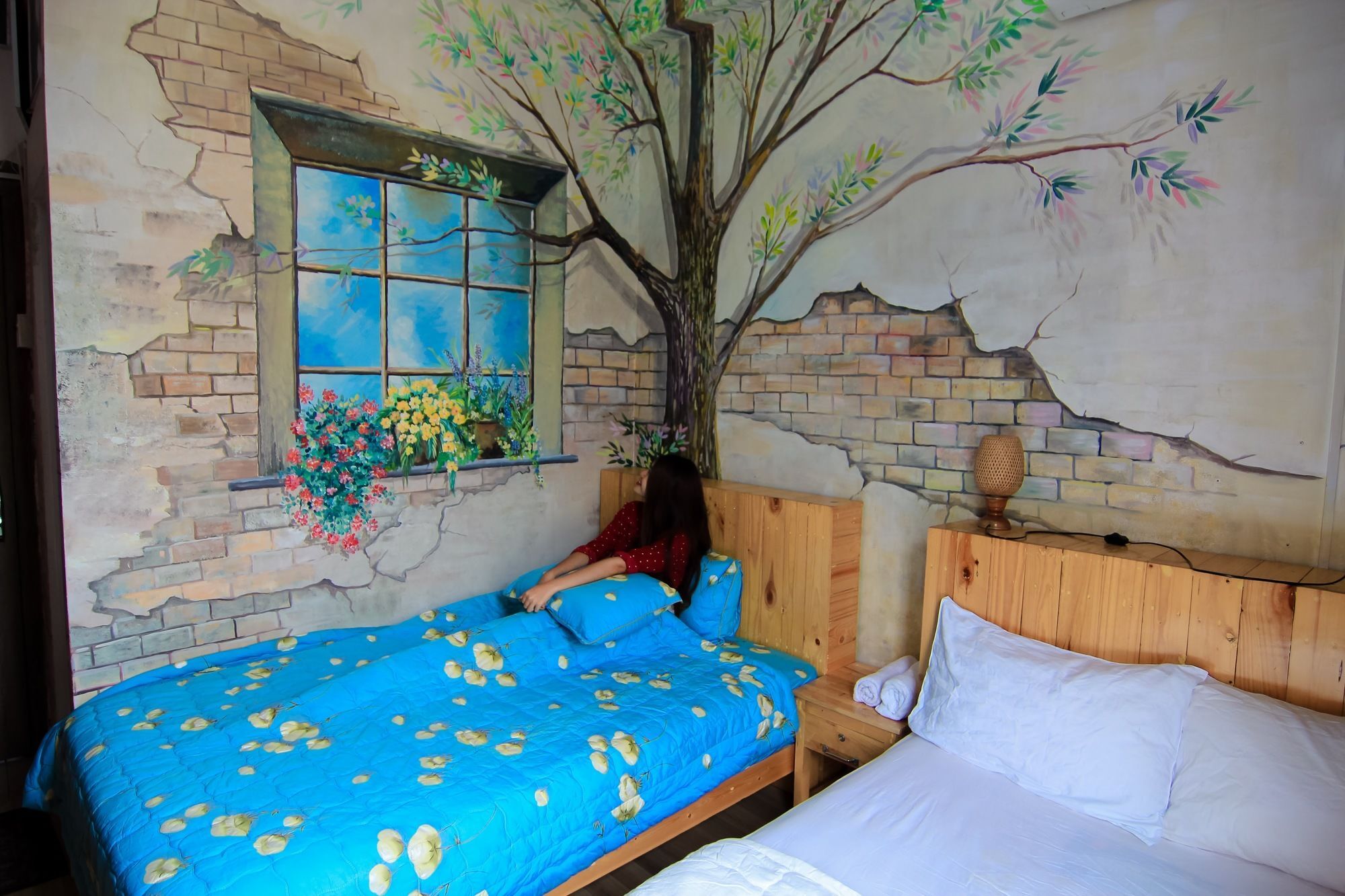 Wanderlust Saigon Hostel & Rooftop Bar Ho Chi Minh City Exterior photo